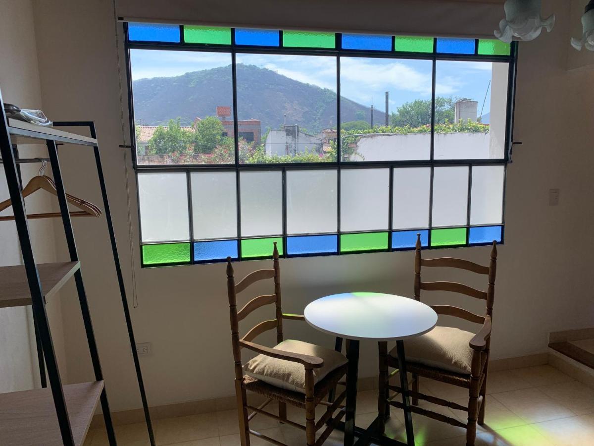 Alojamiento En El Centro De Salta - Casaguemessalta Bagian luar foto