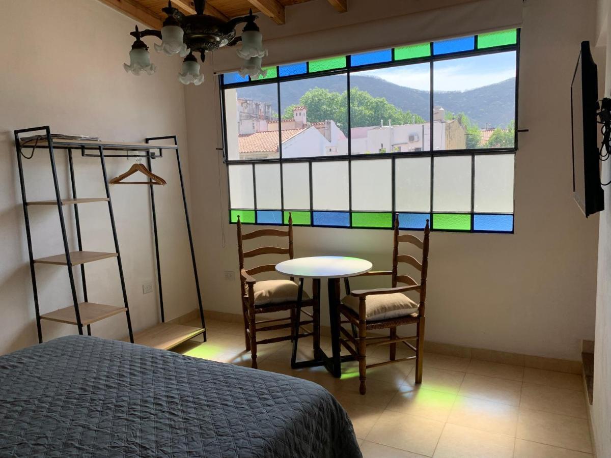 Alojamiento En El Centro De Salta - Casaguemessalta Bagian luar foto