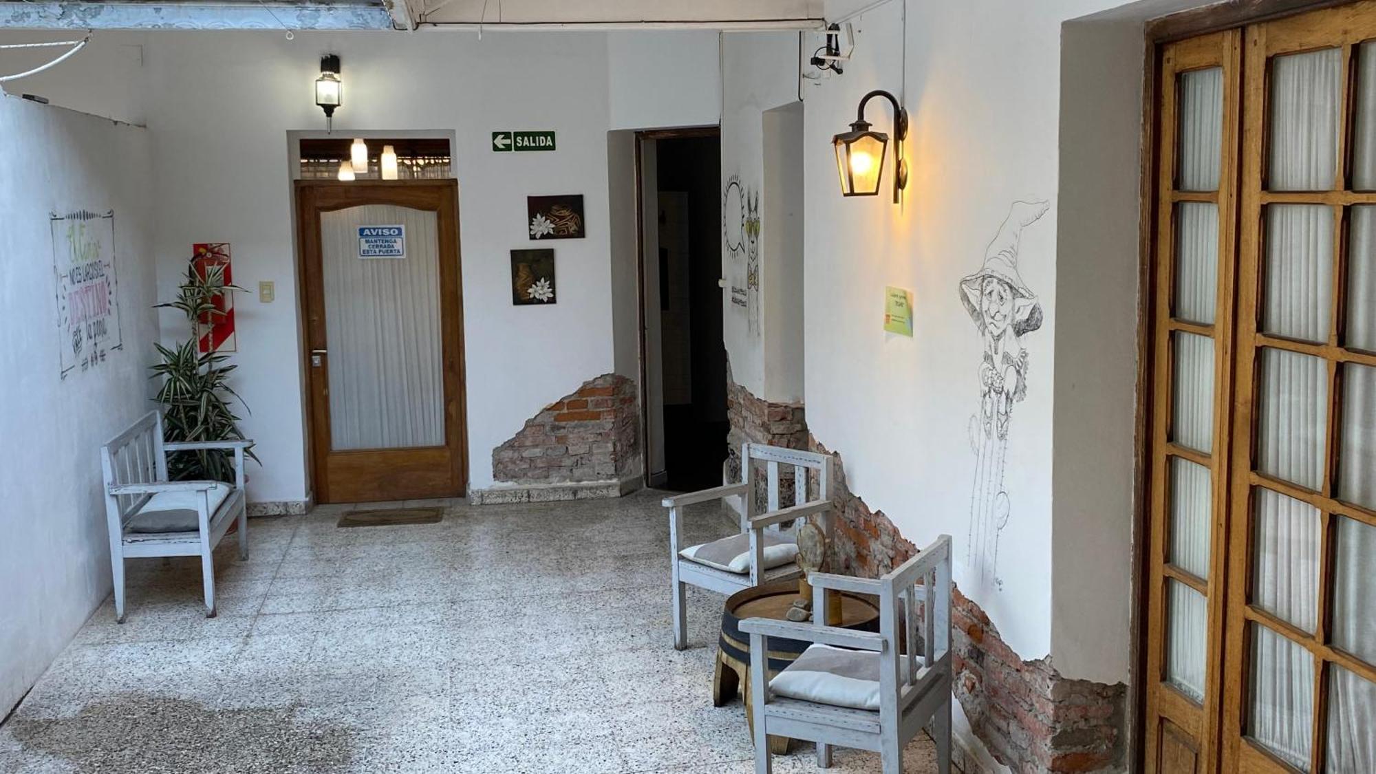Alojamiento En El Centro De Salta - Casaguemessalta Bagian luar foto